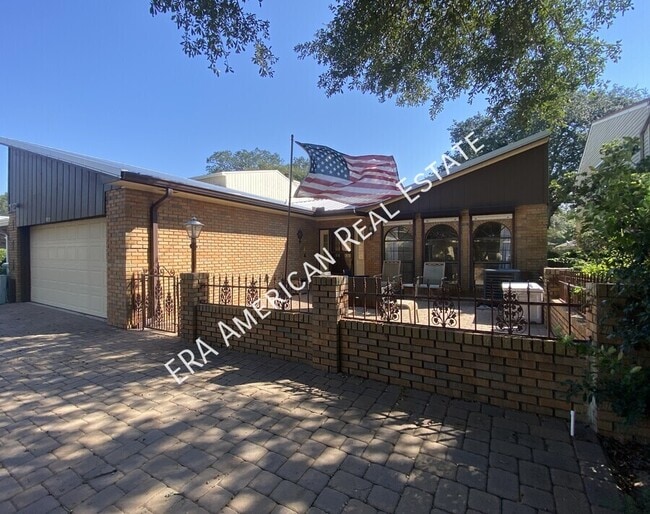 Primary Photo - 925 Holbrook Cir