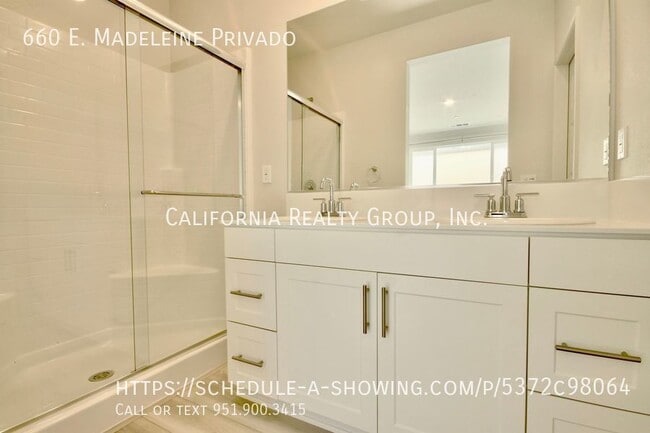 Building Photo - 660 E Madeleine Privado