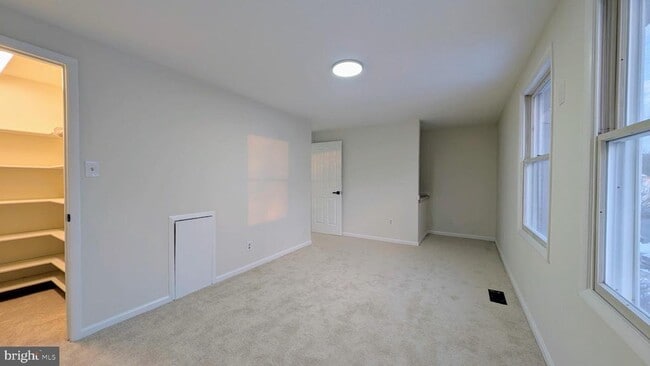 Building Photo - 11181 Captain's Walk Ct