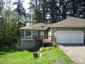 Building Photo - Charming Condo with Bonus Room in Horsesho...