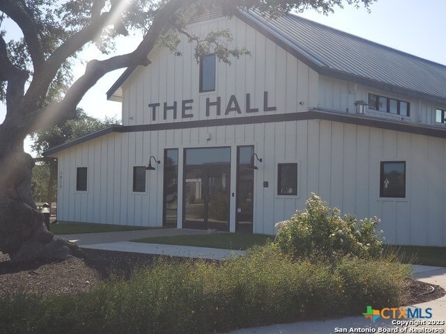 Building Photo - 1724 Stone House