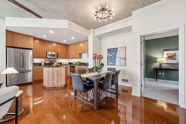 Building Photo - Refined Urban Condominium at Jack London S...