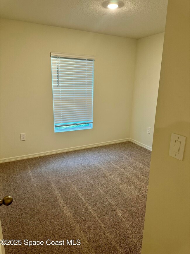 Building Photo - 1337 Wade St SE