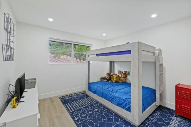 Building Photo - 486 NW 1st St