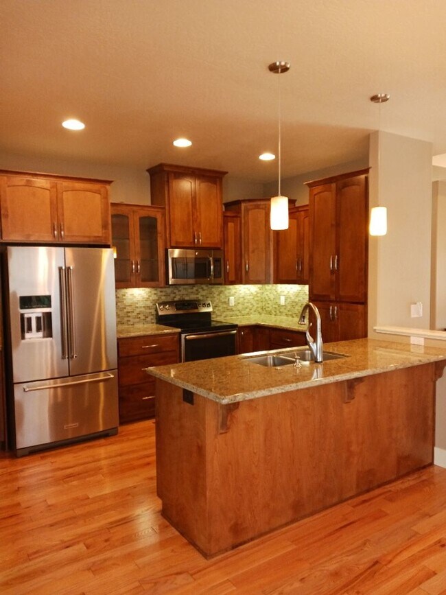 Building Photo - Charming 2 Bedroom, 2 Bathroom Cottage in Central Point