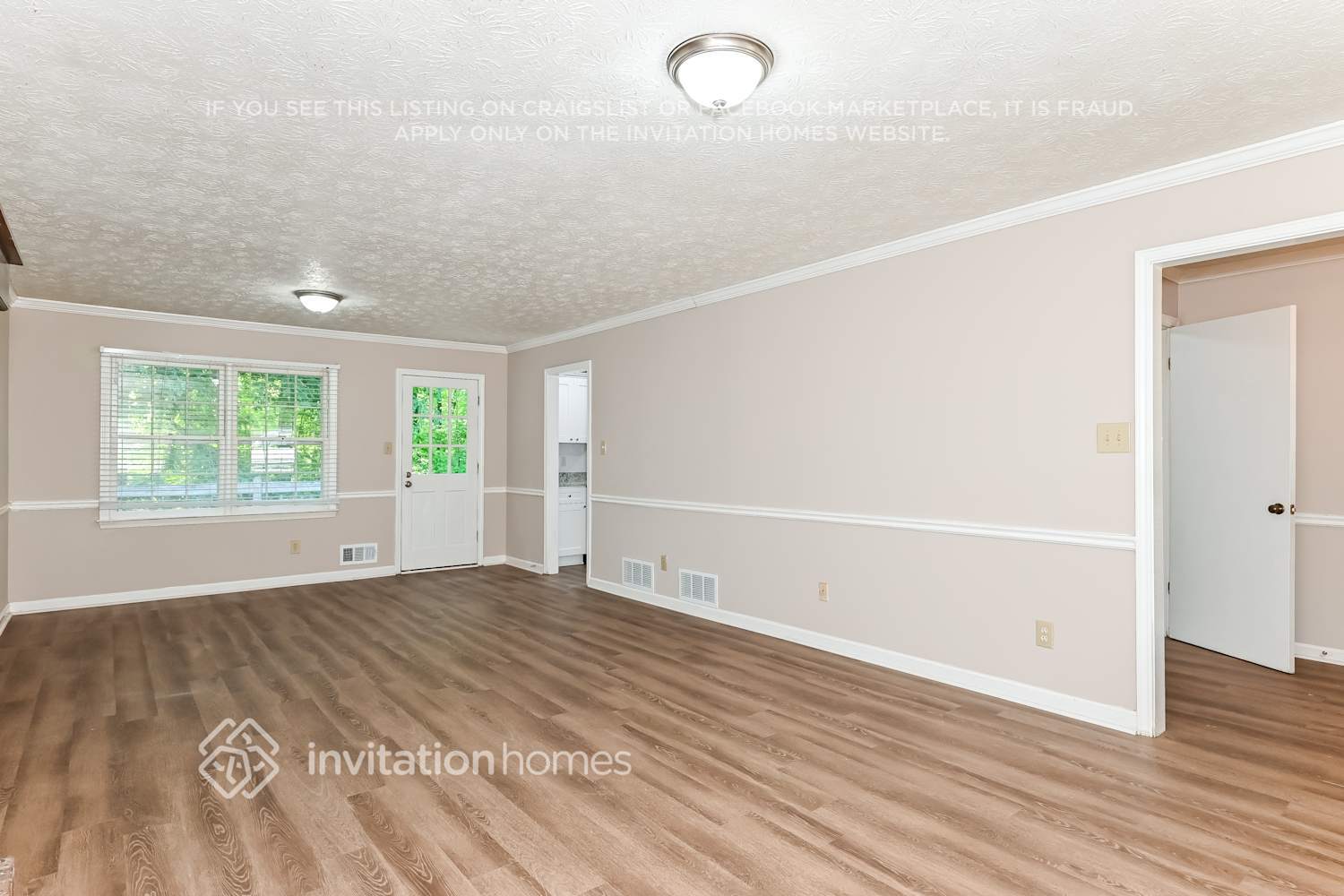 Building Photo - 1460 Sundale Dr