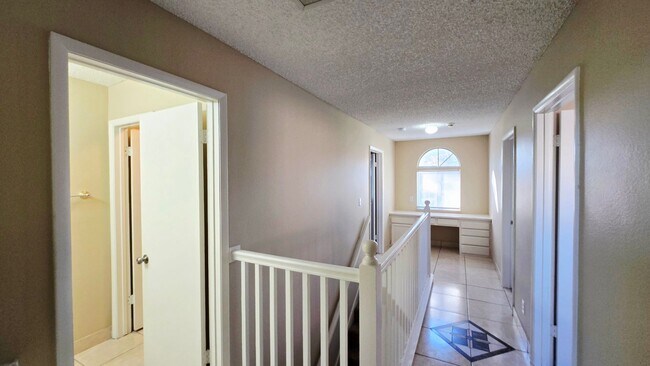 Building Photo - 9013 Quiet Cove Way