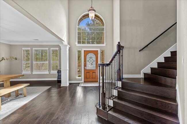 Building Photo - 4 Bedroom 3.5 Bath Heights At Stone Oak Subdivision