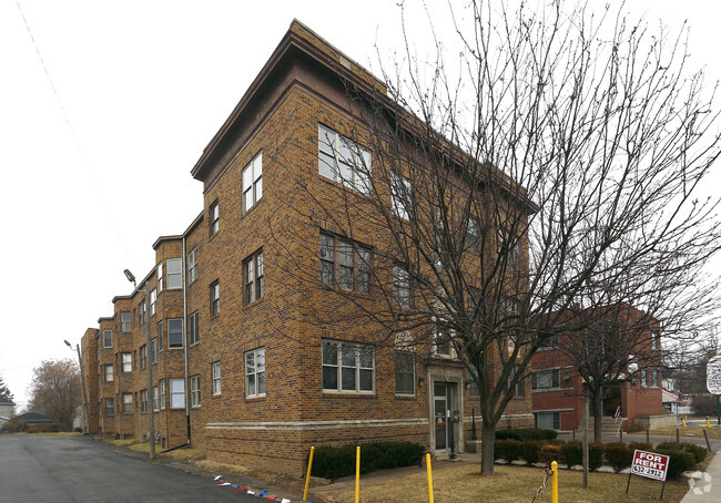Primary Photo - Helen Louise Apartments