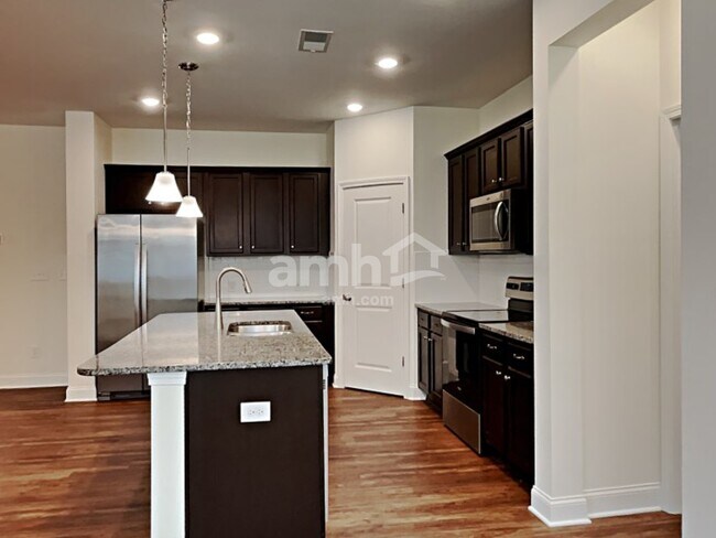 Building Photo - 114 Ashton Dr