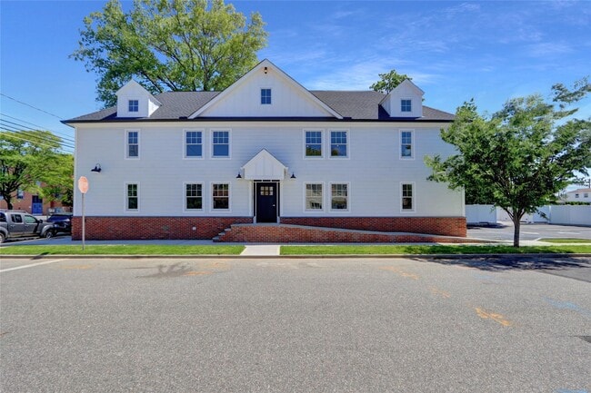 Building Photo - 500 1st Ave