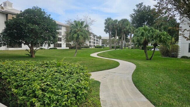 Building Photo - 3630 Whitehall Dr