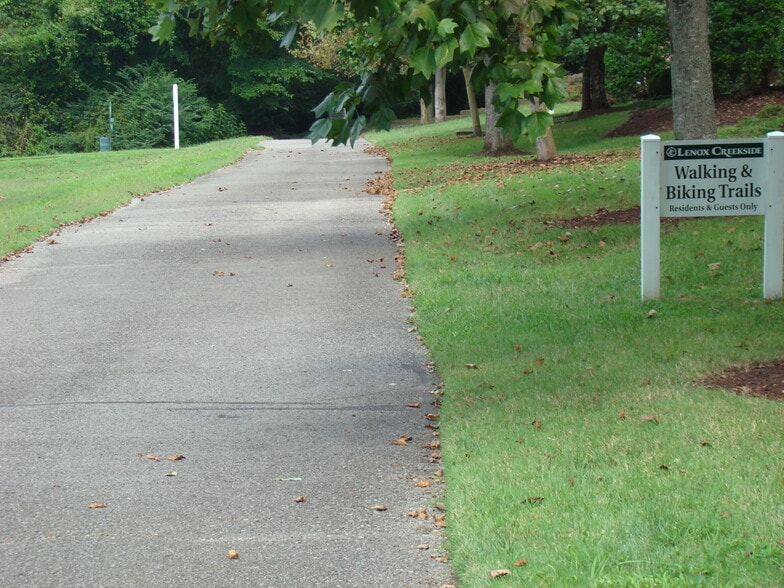 Walking Trail - 8401 Callabee Way