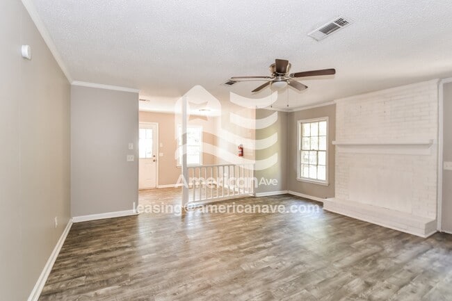 Building Photo - 449 Parlock Rd
