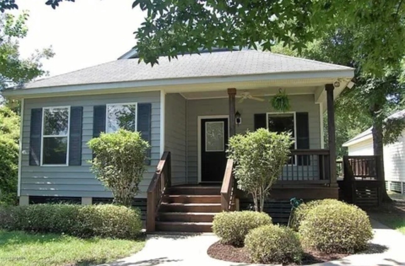 Building Photo - 8 Lagaree Ct