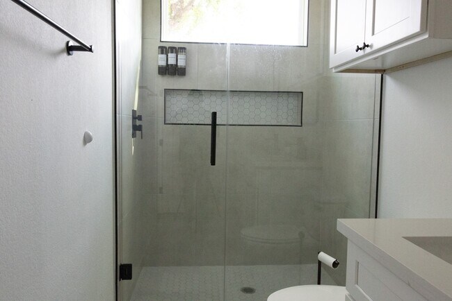 Building Photo - 7129 Sidney St