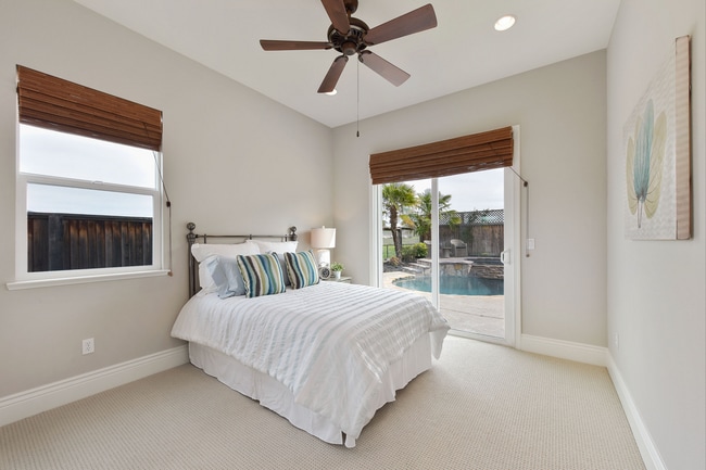 Building Photo - 4 Bed 5 Bath, Beautiful Home In Danville, With A Pool!