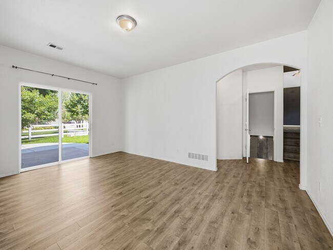 Building Photo - 2039 Sandhill Crane Cir