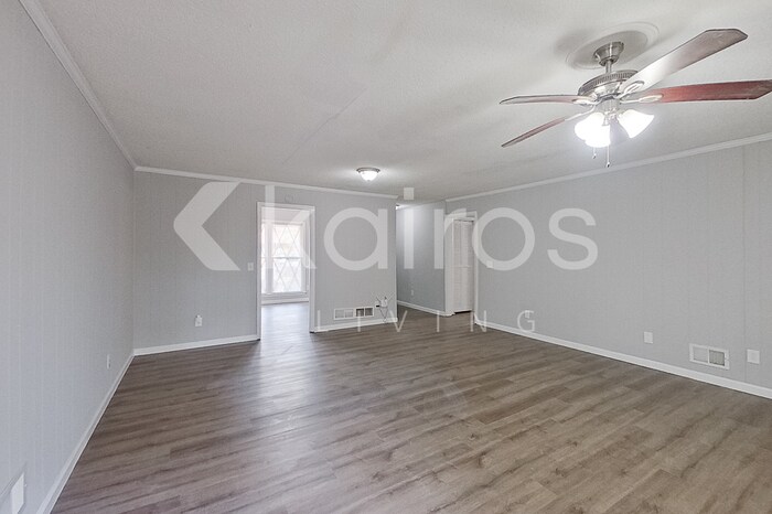 Building Photo - 340 Carterhill Dr