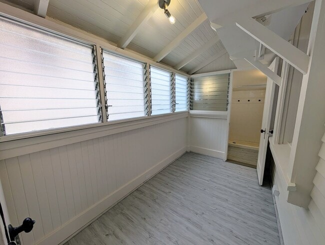 Building Photo - Centrally located 2 Bed, 1.5 Bath house in...