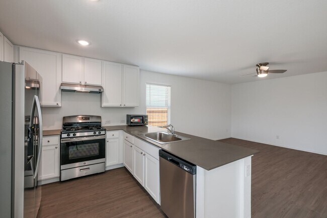 Building Photo - 4934 Legacy Trl