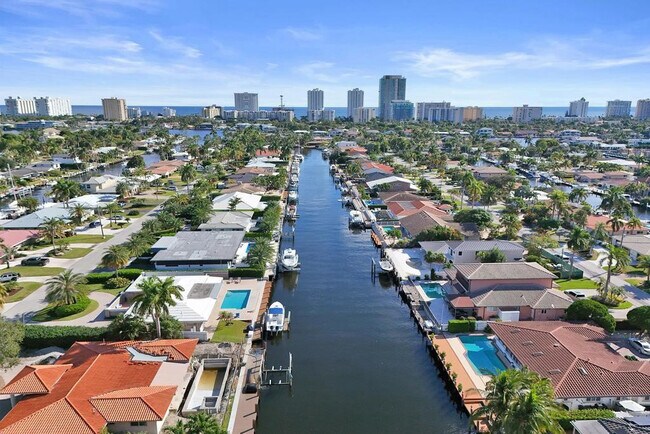 Building Photo - 840 SE 22nd Ave