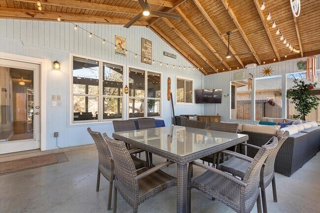 Building Photo - 4104 Sun Spirit Dr