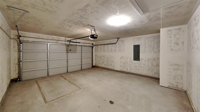 Building Photo - 2901 Firefly Dr