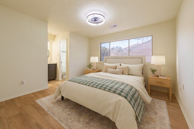 Building Photo - 462 Capehill Dr