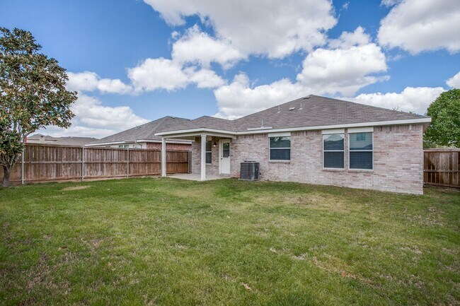 Building Photo - Upgraded 3 bedroom in Master Planned Community of Travis Ranch!!