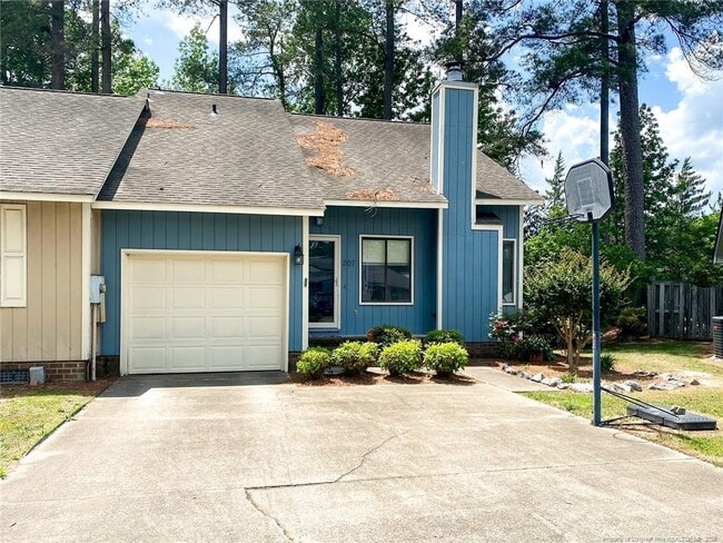 Building Photo - 207 Charmant Rd