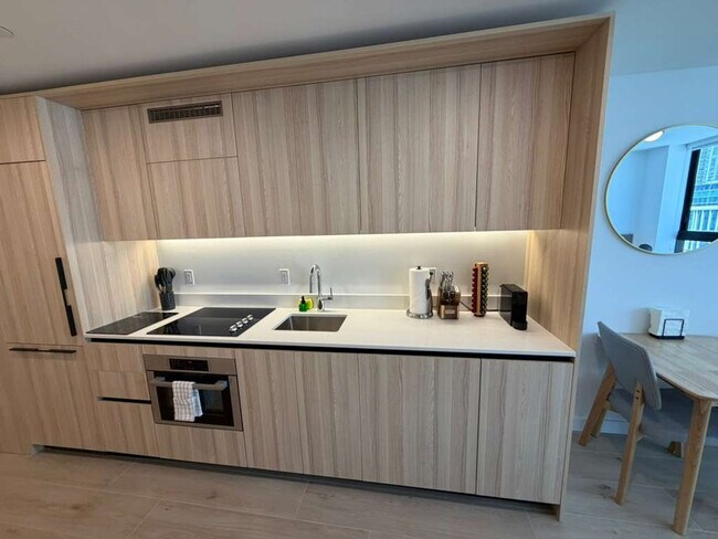 Building Photo - 225 N Miami Ave