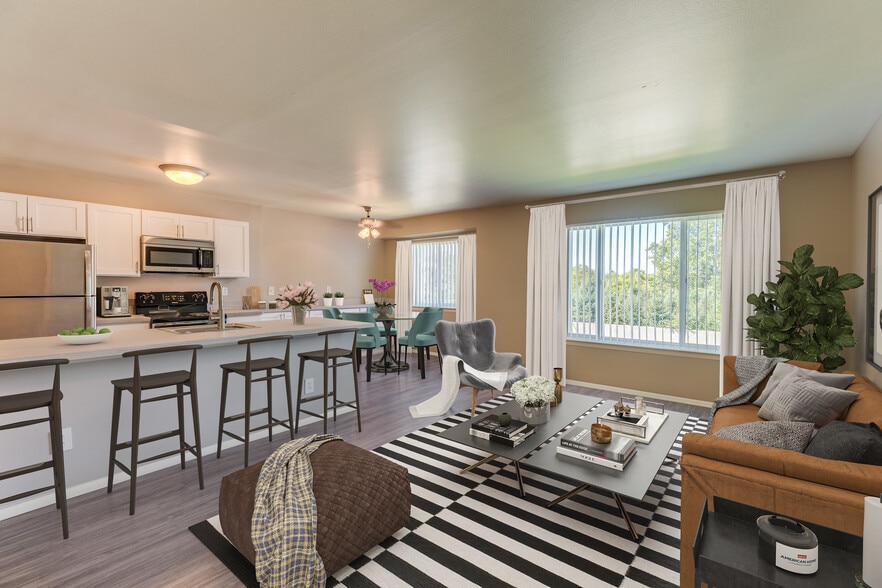 Kingsley 3482034822 Moravian Dr Sterling Heights MI 48312