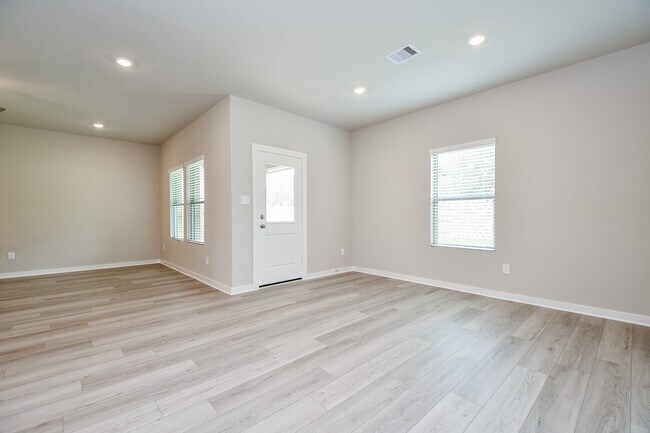 Building Photo - 5122 juniper lagoon