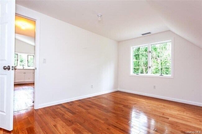 Building Photo - 2515 Garden Ln