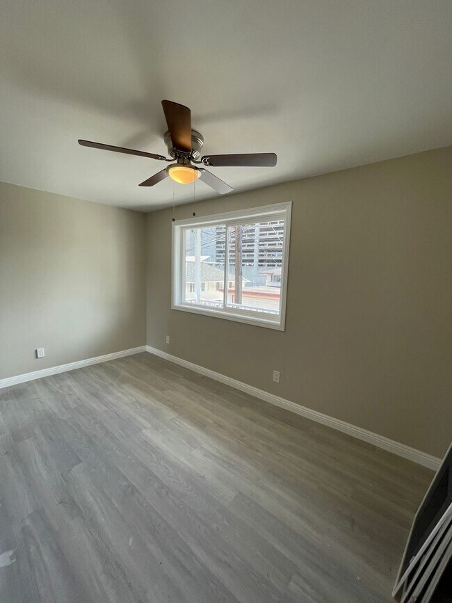 Building Photo - 3 bedrooms, 4 baths and detached bedroom/den in a Multiplex Single Family Home in Lower Nuuanu
