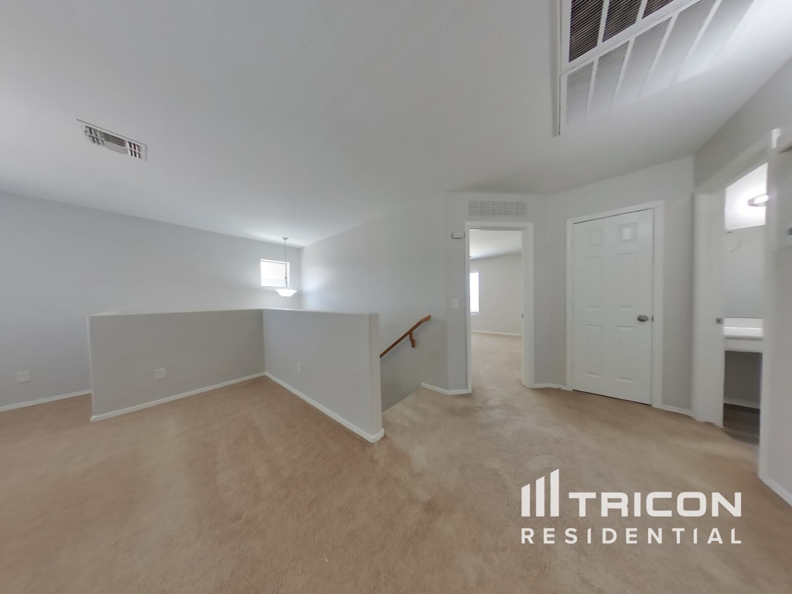 Building Photo - 12927 W Port Royale Ln