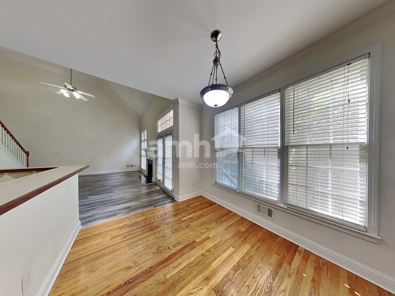Building Photo - 956 Chippewa Oak Dr