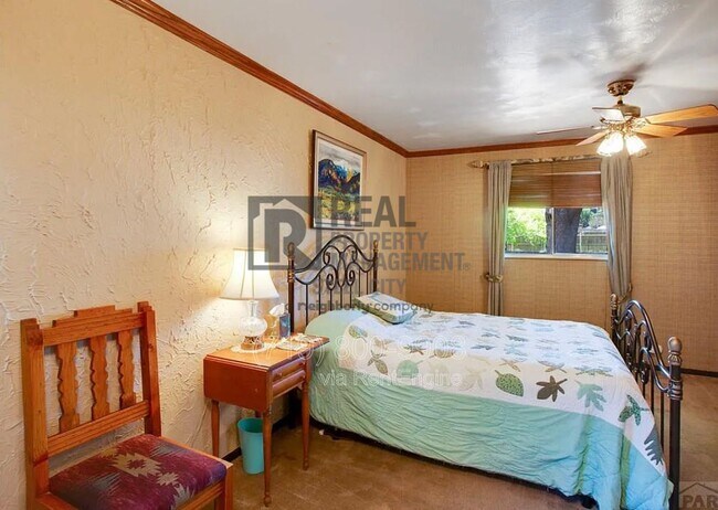 Building Photo - 2541 Taylor Ln