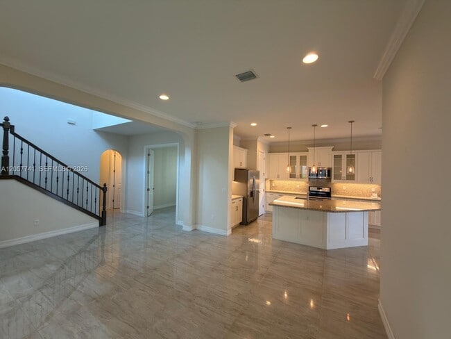 Building Photo - 455 SW 113th Ln
