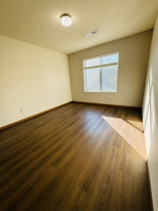 Building Photo - 245 Beaver Kreek Center