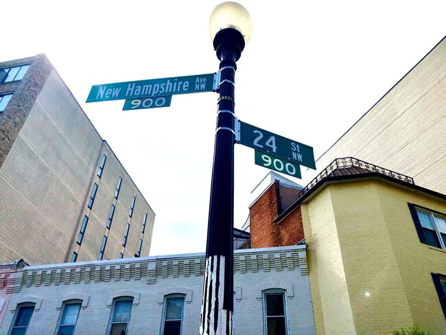 Building Photo - 900 24th St NW