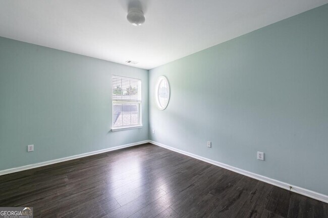 Building Photo - 7702 Parkside Dr