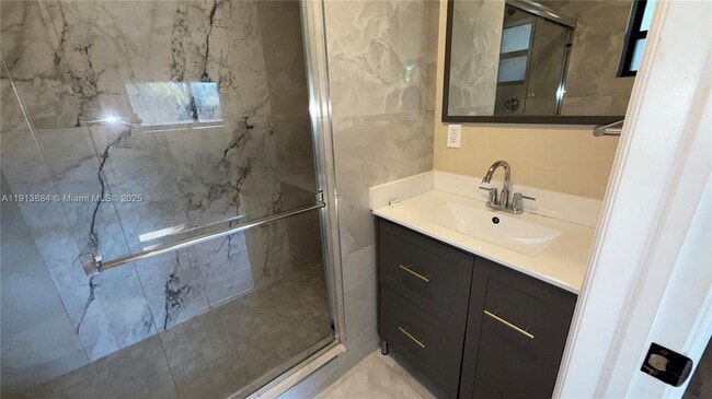 Building Photo - 6625 SW 49th St