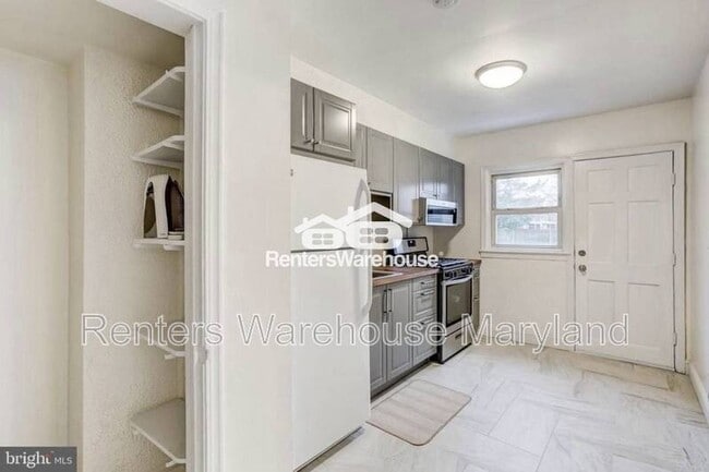 Building Photo - 3219 Taylor Ave