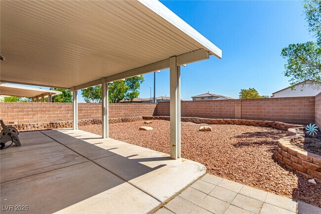 Building Photo - 5856 Golden Wing St