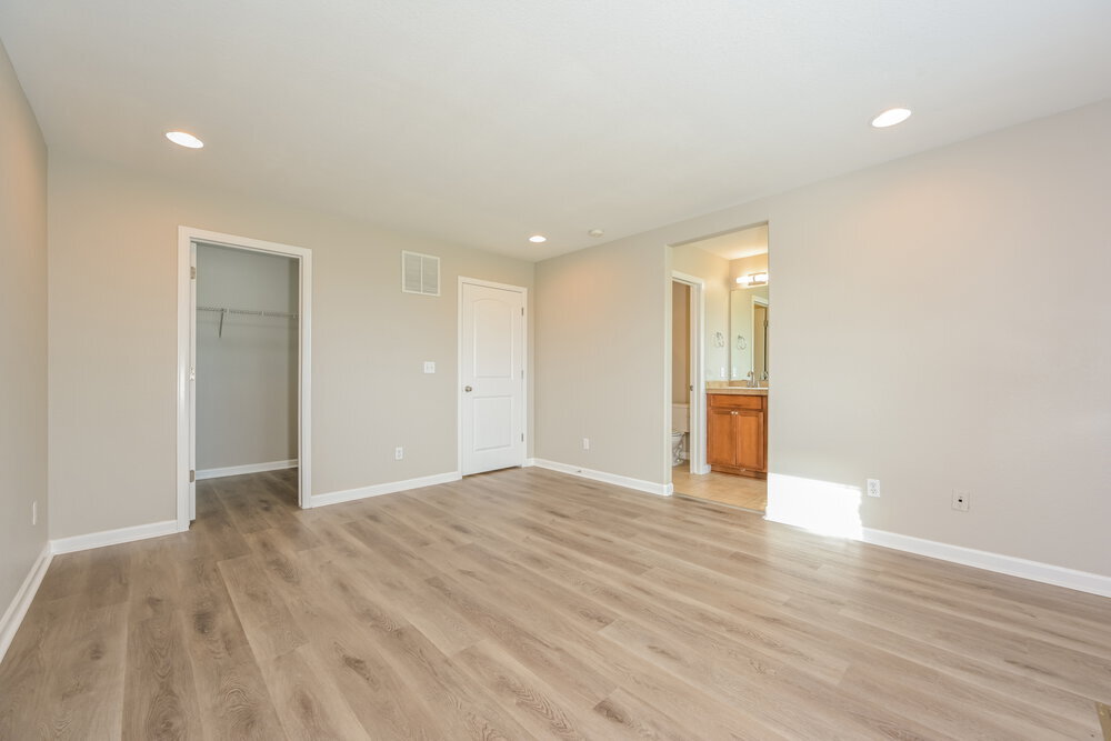 Building Photo - 3537 E 141st Pl