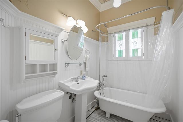 Building Photo - 1231 W Main St