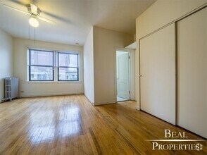 Building Photo - 0 bedroom in CHICAGO IL 60657