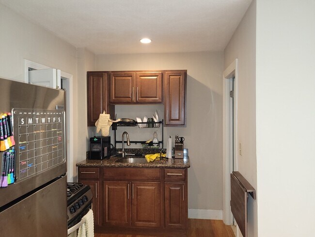 Building Photo - 56 Telegraph St